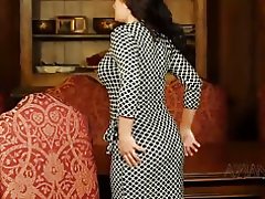 Fegurð framkvæmi kynæsandi striptease